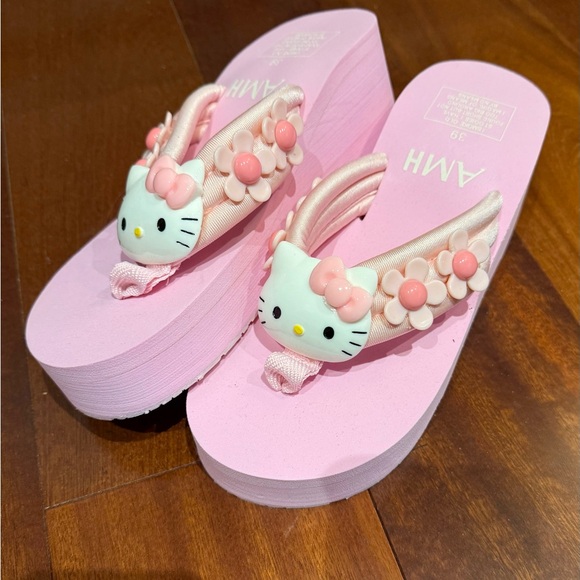 AHM Shoes - Hello Kitty - Women's Sandals